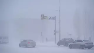 Снег, метель, плохая видимость: в Казахстане закрыты две трассы