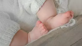 "Достары мен көршілерінен ұсыныс хат алып келуі керек": бала асырап алу үшін шетелдіктерден не талап етіледі?