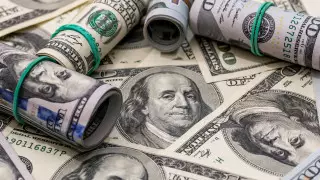 Курс доллара снова падает: итоги торгов 30 января