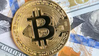 Биткоины почти на триллион тенге изъяли полицейские в ходе расследования в Германии