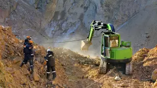 Трагедия с автобусом в Павлодарской области: в котловане нашли вещи спасателей