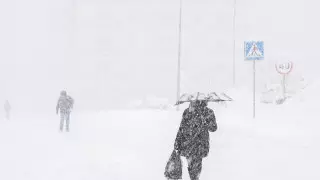 Штормовые предупреждения объявлены почти по всему Казахстану