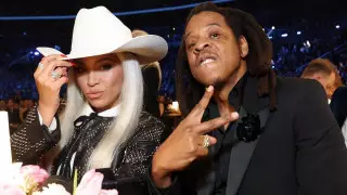 Чем запомнится Грэмми-2024: критика от Jay-Z и рекорд Тэйлор Свифт