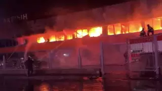 Крупнейший вещевой рынок загорелся в Семее