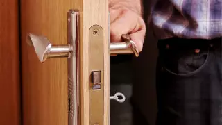 Может ли арендодатель заходить в квартиру в отсутствие арендатора