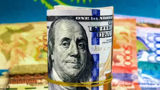 Сколько стоит доллар, евро и рубль в обменниках Казахстана