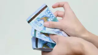 Средняя зарплата - почти 600 тысяч: где живут самые богатые казахстанцы
