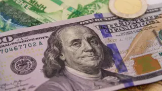 Сколько стоит доллар, евро и рубль в обменниках Казахстана