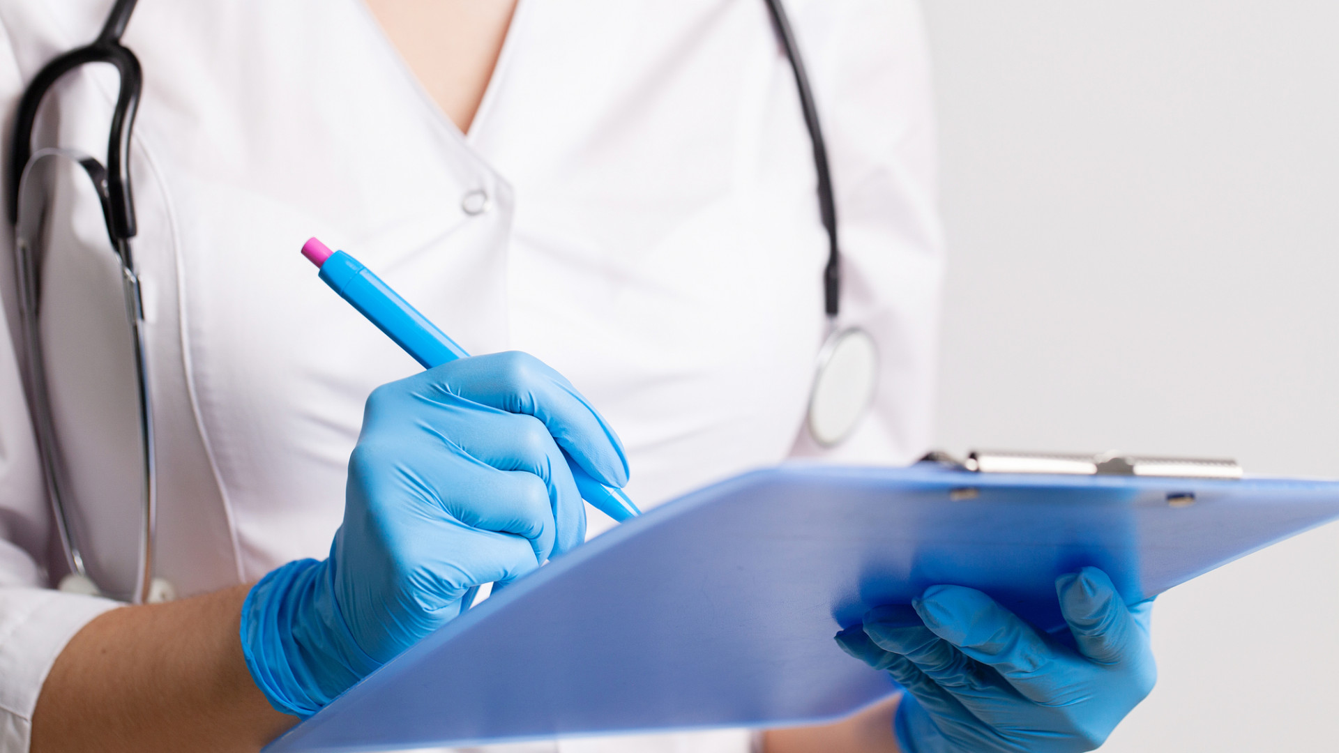 Скандал в КазНУ: зачем вообще нужны "списки девственниц", ответила министр здравоохранения