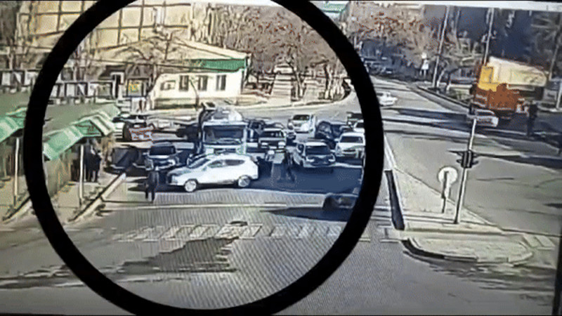 Кадры из видео