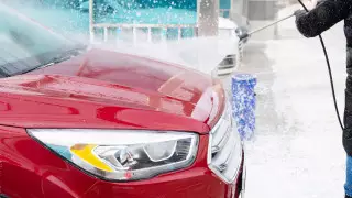 В Казахстане подсчитали, сколько воды уходит на автомойки и бани