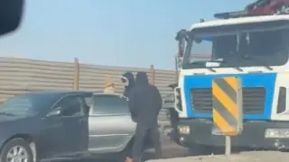 На "горбатом" мосту в Астане произошла авария