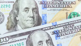 Доллар начал неделю с роста в Казахстане