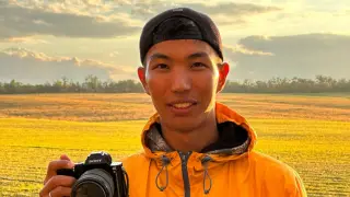 "Егіз қозының бірін сыйлап жіберді". Шетелде қалып қойған қазақтарды дәріптеп жүрген саяхатшы