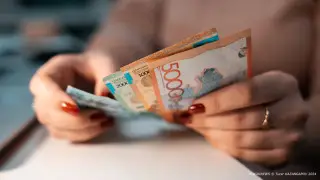 Наличные снова набрали популярность в Казахстане