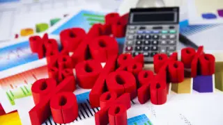 Некоторым казахстанцам могут запретить брать кредиты