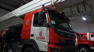 Пожарные в Астане спасли девушку