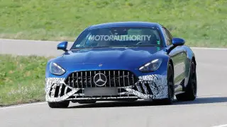 Новый купе Mercedes-Benz AMG GT показался на фото