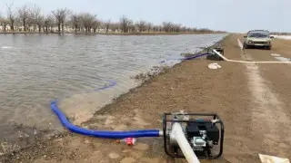 Паводки: на какие дороги опасно выезжать в Казахстане