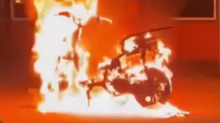 Горящий мопед сняли на видео в Алматы
