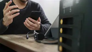 В МВД назвали страну, откуда казахстанцам чаще всего звонят мошенники