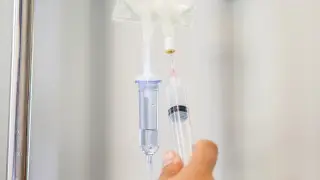 Ударили ножом в ЗКО: стало известно состояние спасателя