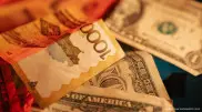 Курс доллара продолжает падать в Казахстане