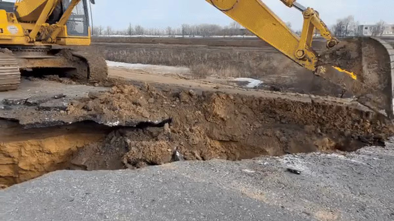 Кадры из видео