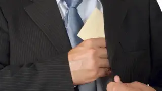 Руководители начисляли себе крупные премии в ущерб рядовым сотрудникам в Алматы