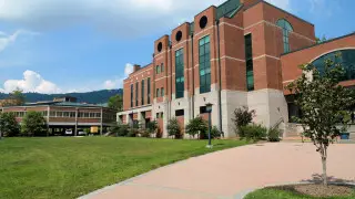 Бесплатная учеба в зарубежном вузе: какие программы доступны казахстанцам