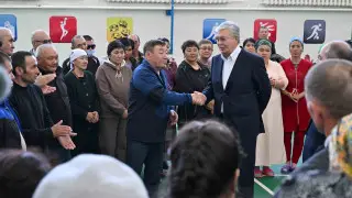 "Мы должны сплотиться": Токаев поговорил с жителями подтопленных районов