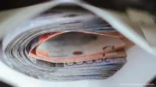 Антикор нашел 129 миллионов тенге дома у налоговика из Астаны