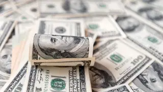 Курс доллара в Казахстане снова падает
