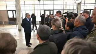 "Вы достойные люди, я вас всех люблю" - Токаев на встрече с эвакуированными жителями