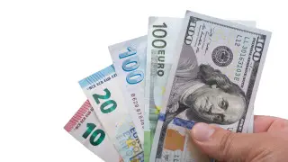 Какой курс доллара, евро и рубля в обменниках Казахстана 18 апреля