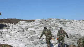 Паводки в Казахстане: спасатели из 10 регионов находятся в Атырауской области