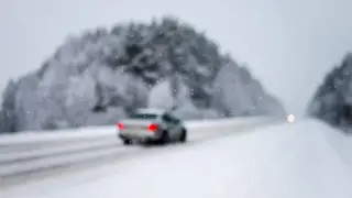 Движение ограничили на участке республиканской трассы в двух областях