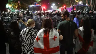 В Тбилиси не стихают протесты: для разгона толпы полиция применила перцовый газ