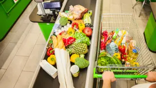 Казахстанец сравнил цены на продукты спустя год и удивился изменениям