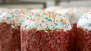 Пекари из Magnum испекли 92 тысячи куличей к Пасхе