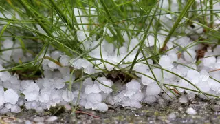 Грозы, град и жара обрушатся на Казахстан