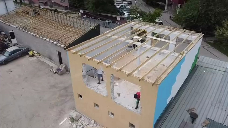 Кадры из видео