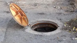 Двое сантехников погибли, отравившись ядовитыми парами в Алматы