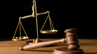 Суд отправил под стражу стрелявшего в премьера Словакии Роберта Фицо