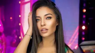 Арест за мат получила популярная казахстанская певица