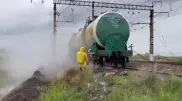 Аварийную цистерну с соляной кислотой отбуксировали на безопасное расстояние - МЧС