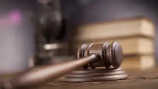 Главу отдела земельных отношений осудили в Павлодарской области