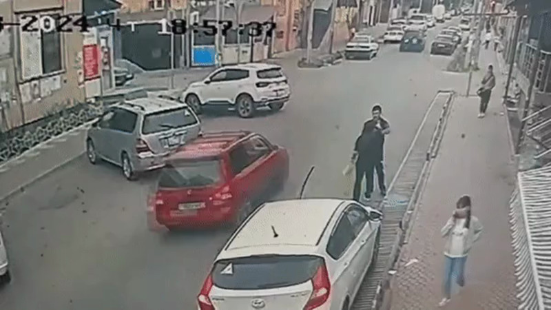 Кадры из видео