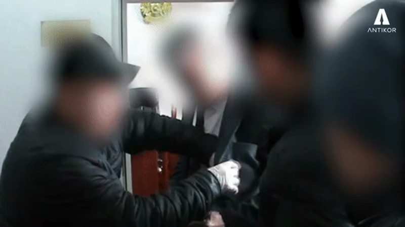 Кадры из видео