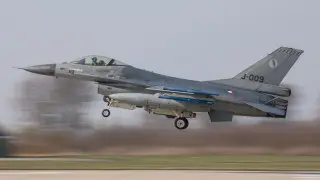 Нидерланды разрешили Украине применять их истребители F-16 для ударов по России